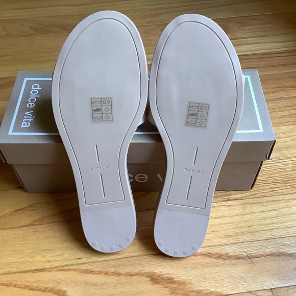 Dolce Vita Dasa Embossed Leather Buckle Slide Sandals Eggshell SZ 9.5 - Picture 15 of 16